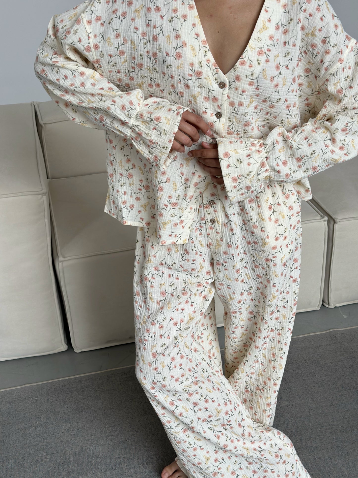 MATILDA - LYXIG BLOMMIG LÅNGÄRMAD PYJAMAS