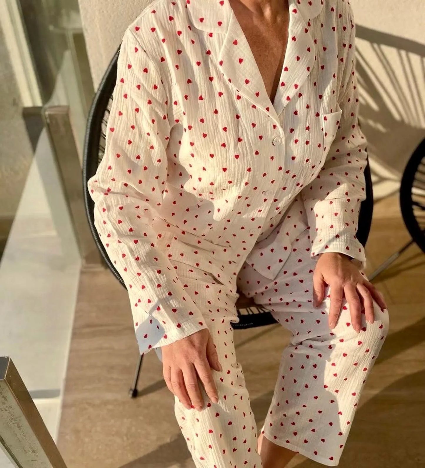 HOLLY - VIT LYXIG SÖT PYJAMAS MED SMÅ HJÄRTAN