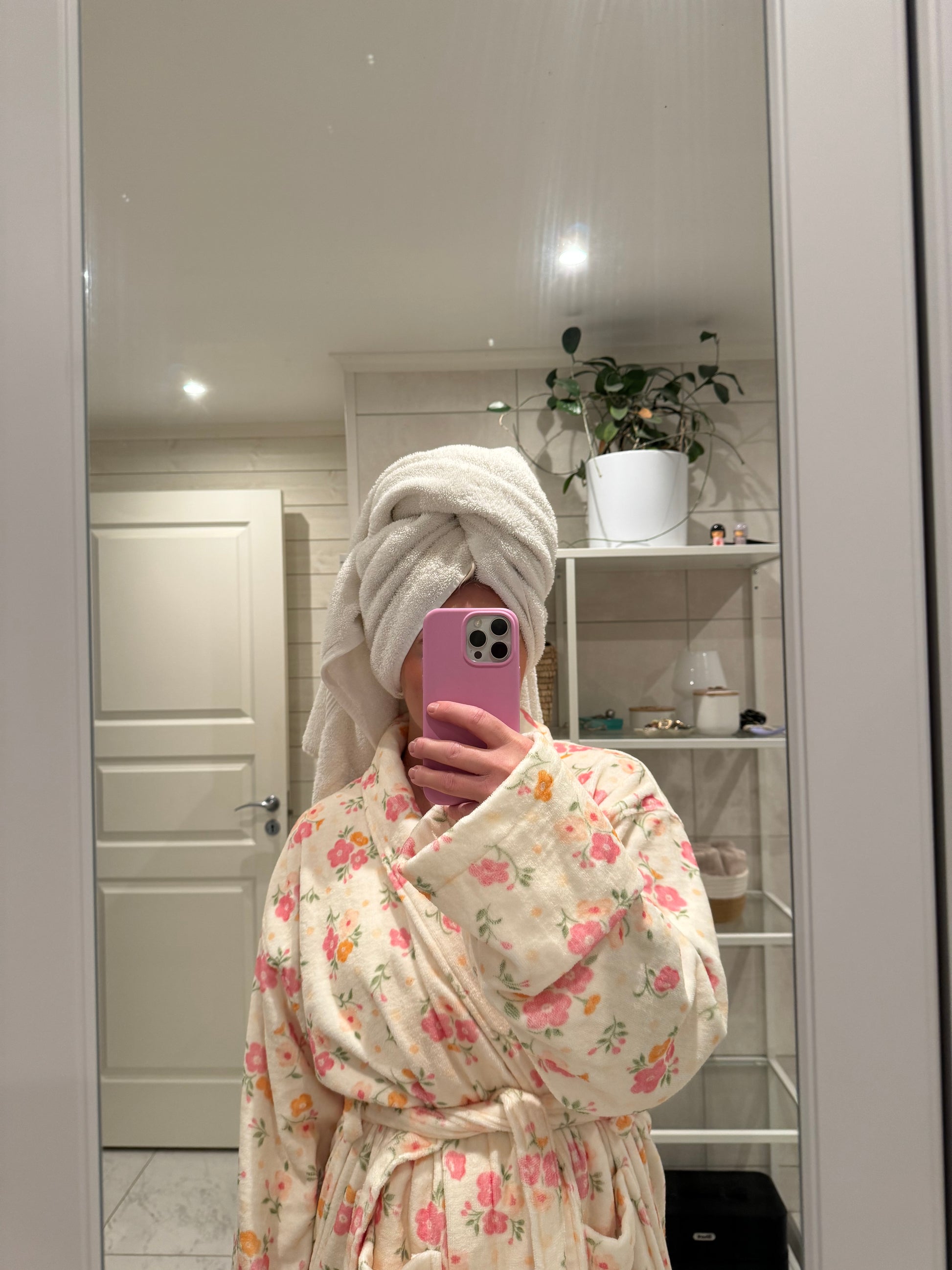 | FÖRBESTÄLLNING ÖPPEN | SUNDAY ROSE MORGONROCK