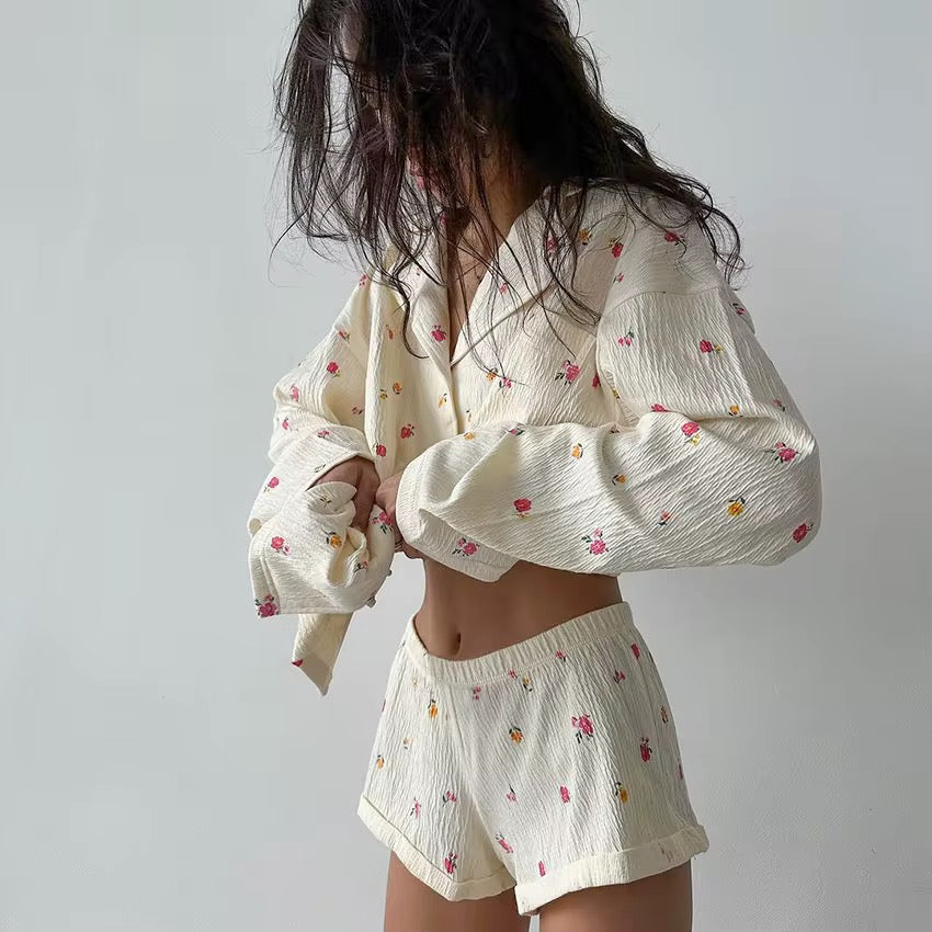 OFELIA - BEAUTIFUL LOUNGEWEAR WITH FLOWERS