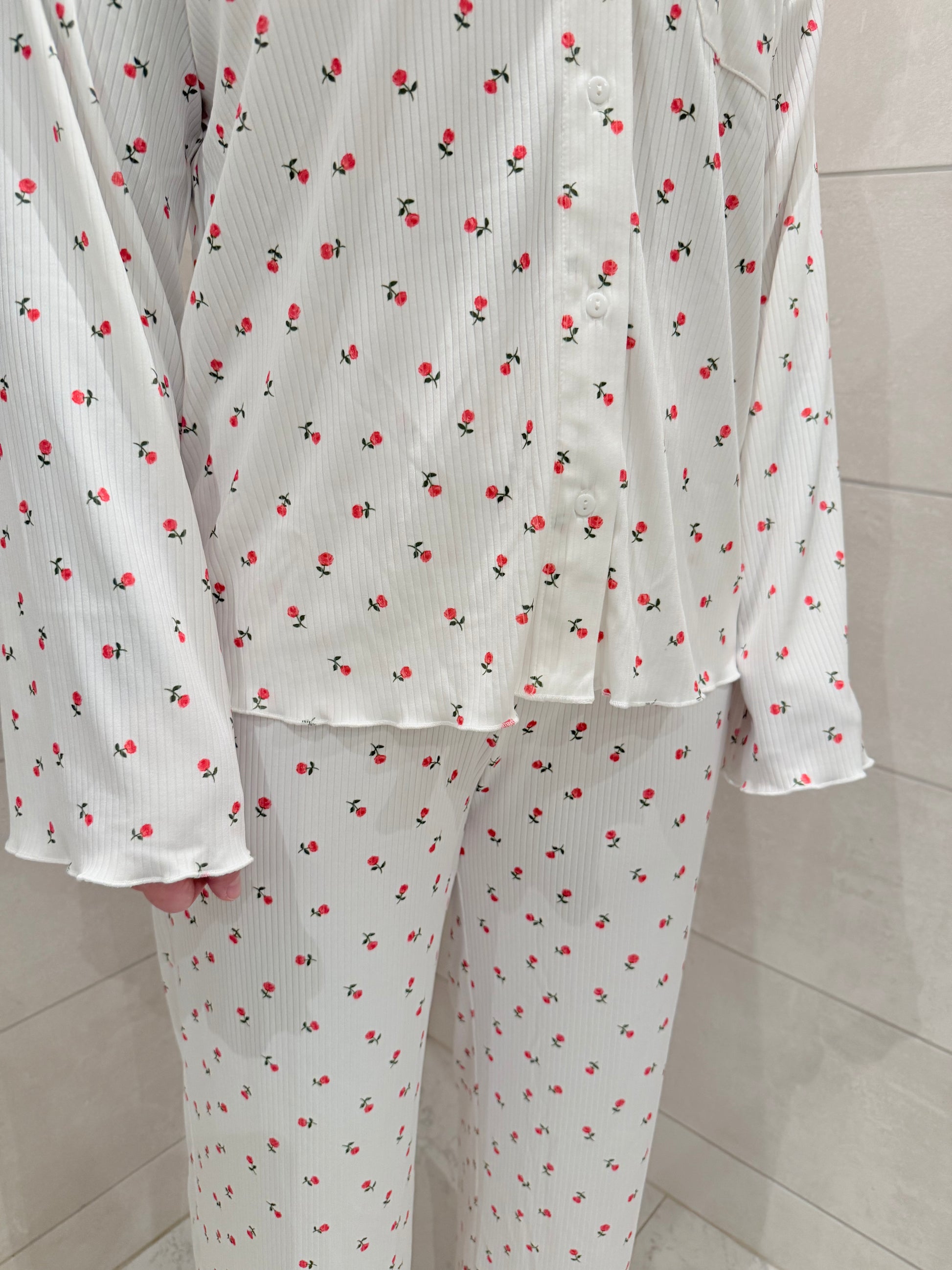 | FÖRBESTÄLLNING ÖPPEN | SWEET BLOSSOM PYJAMASSET