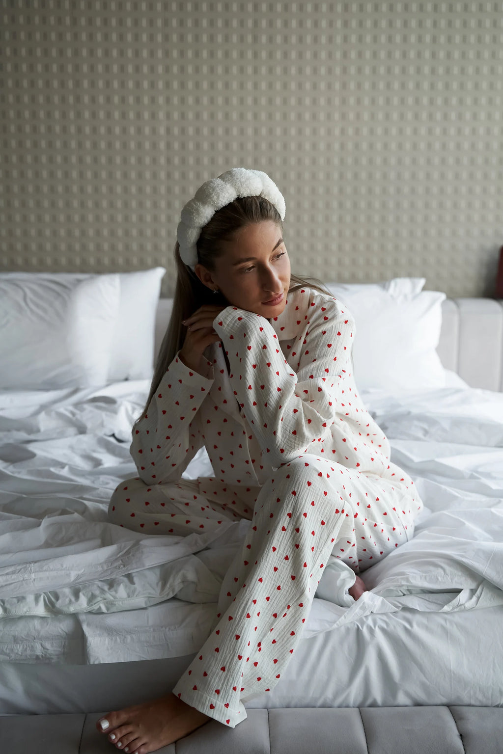 HOLLY - WHITE LUXURIOUS CUTE PYJAMAS WITH SMALL HEARTS