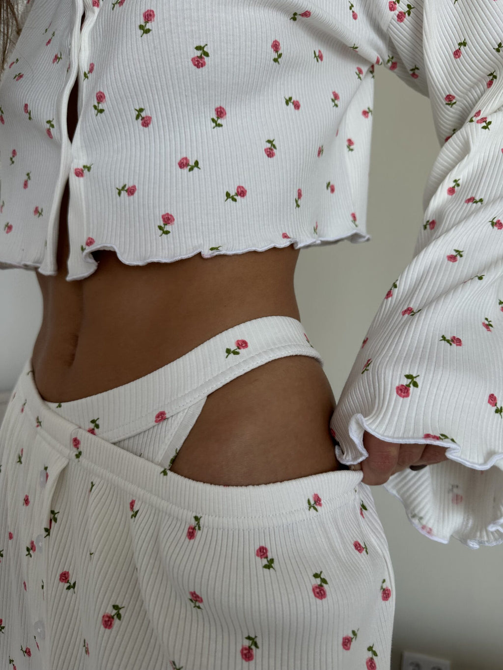 FILIPPA - WHITE PYJAMAS SET WITH PINK FLOWERS