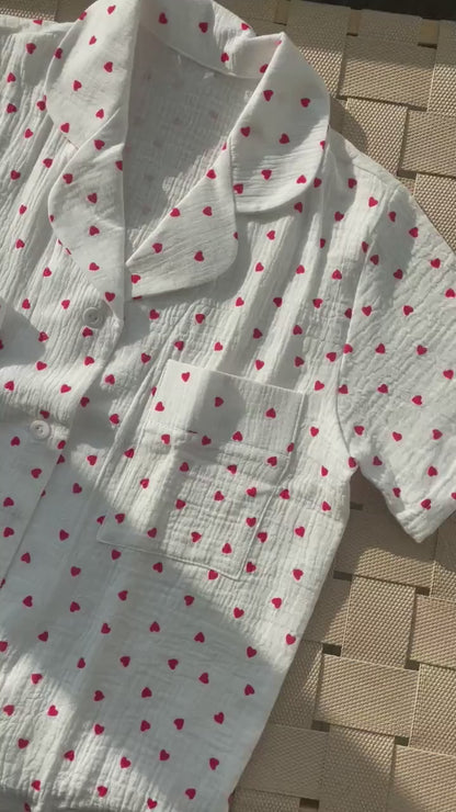 HOLLY - VIT LYXIG SÖT PYJAMAS MED SMÅ HJÄRTAN